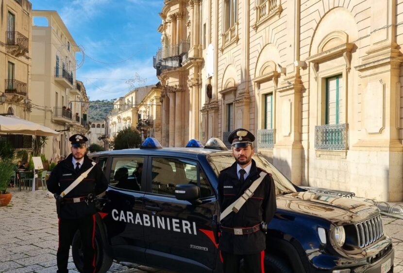 Evade dalla detenzione domiciliare per andare ad acquistare le sigarette ed incontrare un amico, i Carabinieri di Scicli lo arrestano