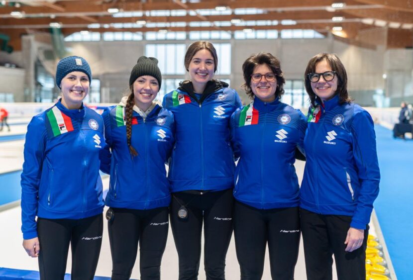 Gli Eyof puntano i riflettori su Claut: la nazionale femminile di curling si allena nel palaghiaccio