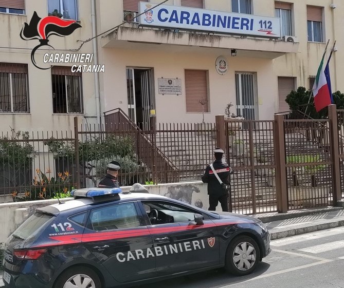 Catania: a Librino 80 denunce per allacci abusivi alla rete elettrica e idrica