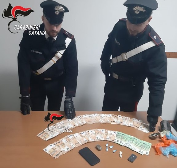 Militello in Val di Catania, arrestato per detenzione di sostanze stupefacenti