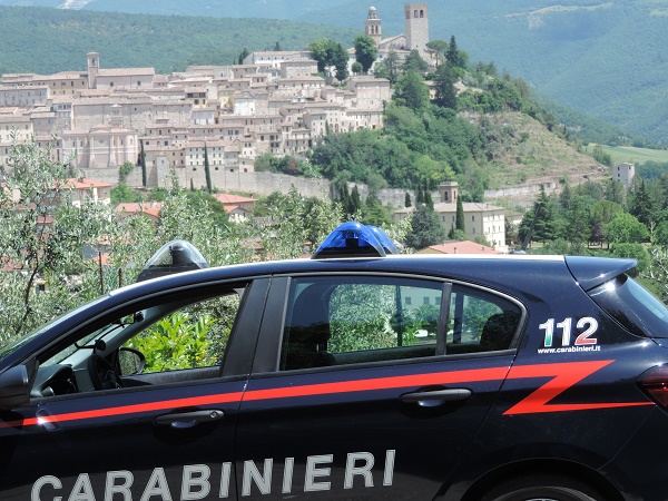 Perugia, furto in tabaccheria del centro storico: Carabinieri di Gubbio individuano il presunto autore
