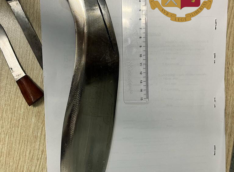 Aeroporto di Catania, trovato coltello di grosse dimensioni nella valigia di una passeggera