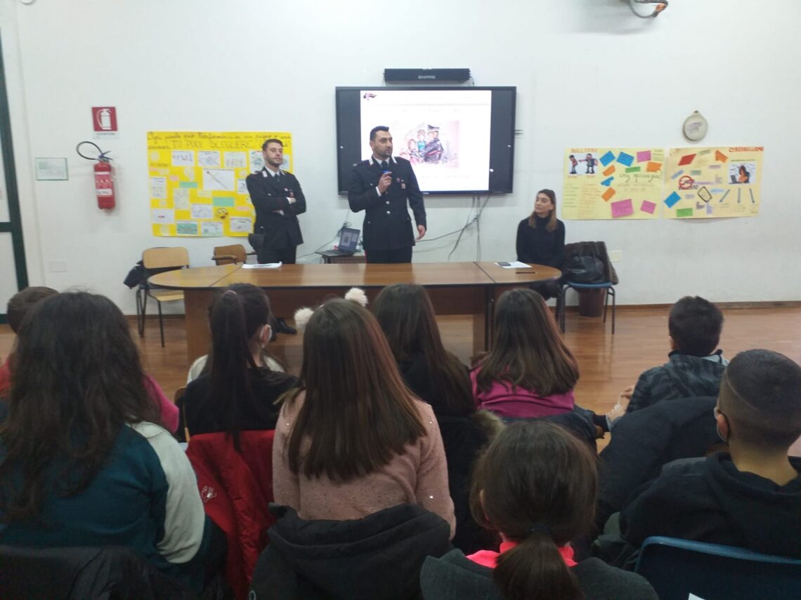 Giornata Nazionale contro il Bullismo e il Cyberbullismo: i Carabinieri di Gubbio incontrano gli studenti e i familiari