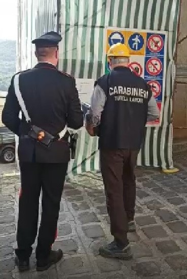 Cesarò (ME): 	Cantiere controllato dai Carabinieri: sospesa l’attività e denunciato il titolare