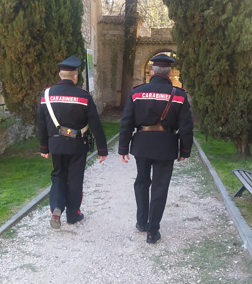 Gubbio: controlli ad attività commerciali dei Carabinieri