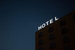 Catania, ruba in camera d’hotel mentre turisti dormono: denunciato
