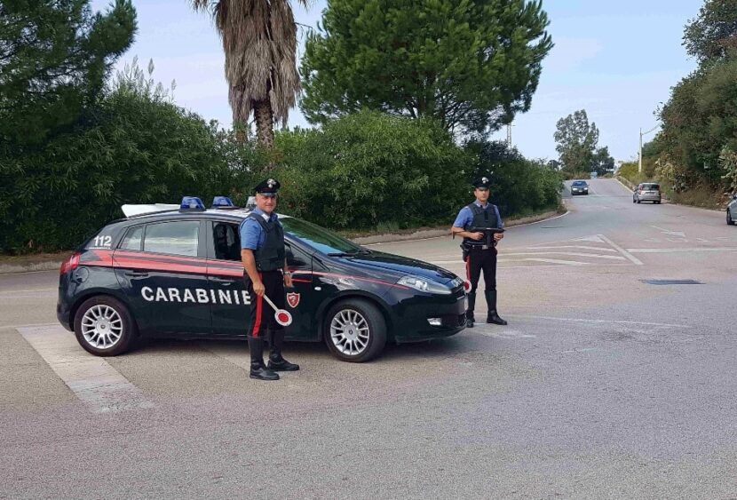 Controlli straordinari dei carabinieri: 4 denunce e 2 giovani segnalati quali assuntori di droghe.