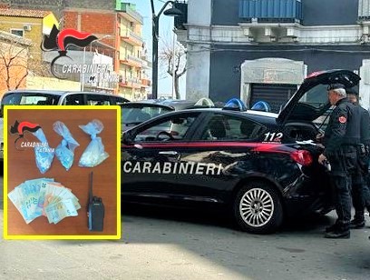 Catania – fugge  ma non sfugge ai Carabinieri: arrestato pusher minorenne