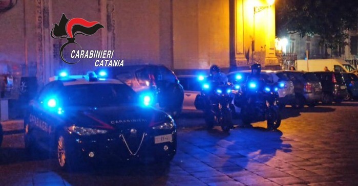 Catania, Carabinieri impegnati per il contrasto all’illegalità diffusa nelle zone della “movida”: 6 ragazzi trovati in possesso di droga