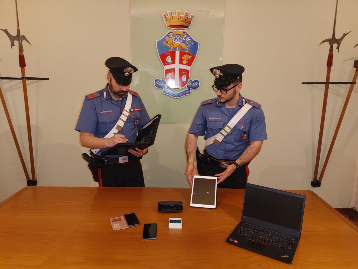 PERUGIA –  Sorpreso a rubare su auto in sosta: arrestato per furto aggravato dai carabinieri