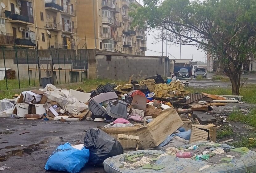 Emergenza rifiuti a Catania e provincia: la Ugl chiede ai sindaci di adottare il provvedimento della sanzione accessoria del sequestro cautelare per i veicoli utilizzati per l’abbandono di rifiuti su strada