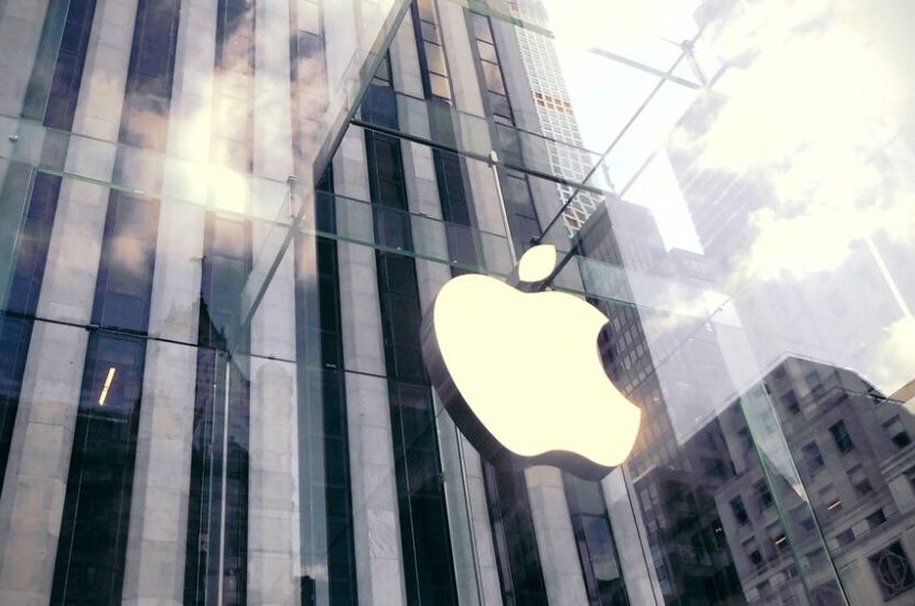 Anche Apple sta lavorando all’IA: trapelato il progetto “Apple GPT”