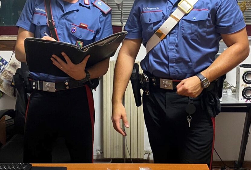 Perugia, fermato con 20 dosi di droga: arrestato 27enne