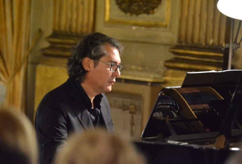 Riposto, domani sera a Palazzo Vigo la musica dell’anima di Gabriele Denaro