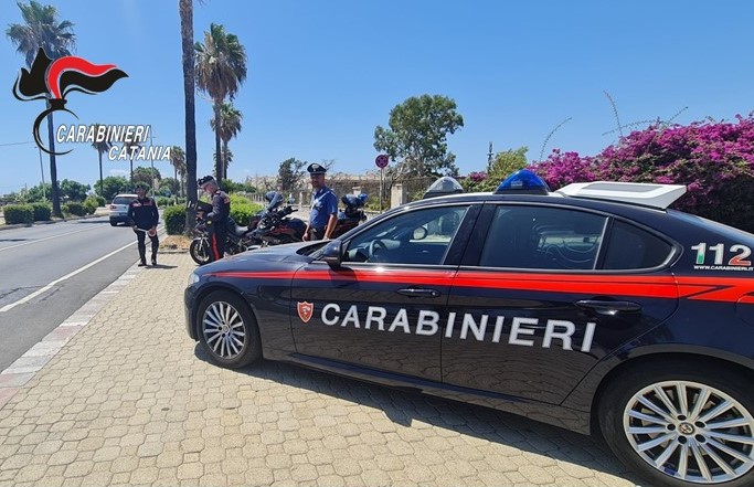 Viagrande (CT), cittadini chiamano Carabinieri e sventano furto