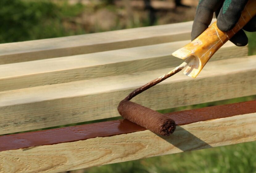 La gommalacca: un elegante e versatile rivestimento per il legno