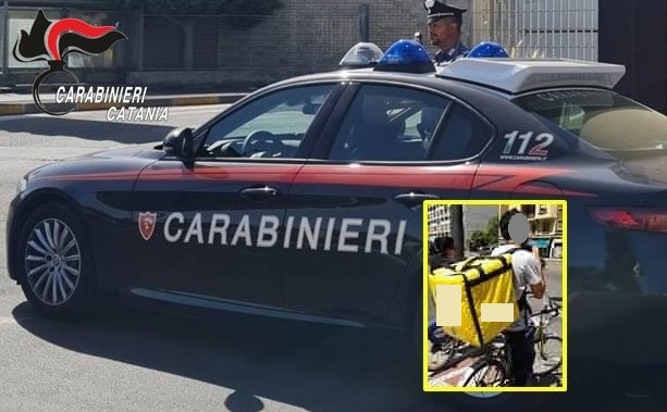 Catania, dai Carabinieri dopo aver rubato la bicicletta di un rider