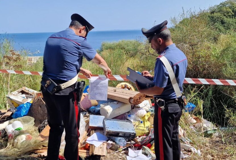 Gestione non autorizzata di rifiuti, in due denunciati dai Carabinieri