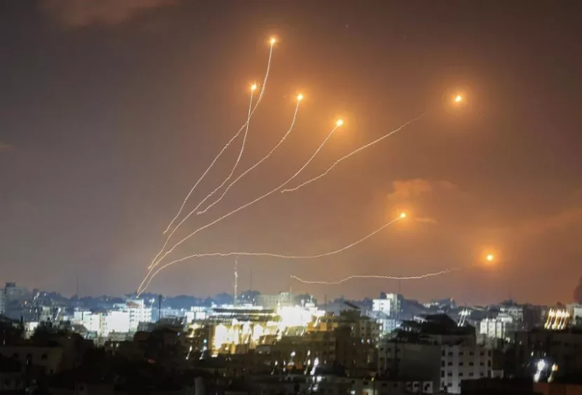 Striscia di Gaza, Israele riprende i bombardamenti contro Hamas