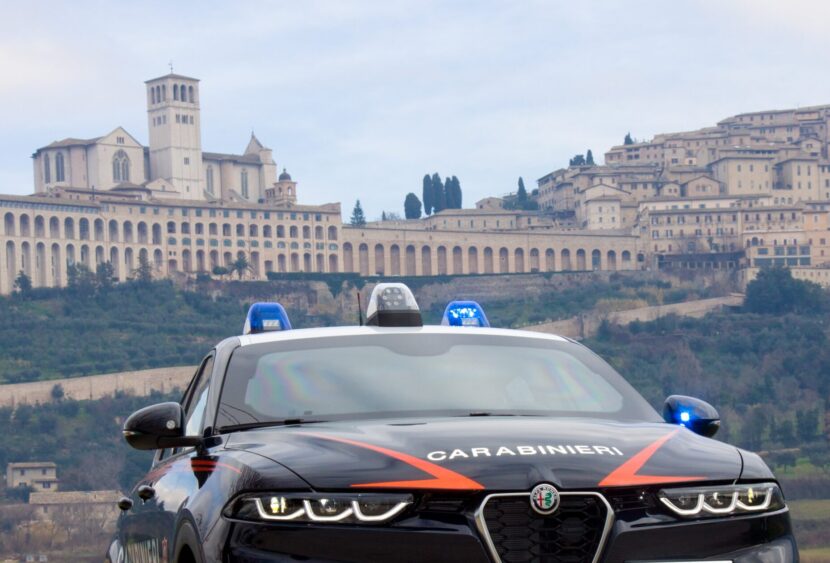 Assisi, nasconde panetti di hashish in casa: arrestato dai Carabinieri
