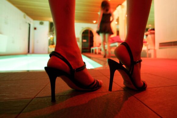 Bari, dieci arresti per sfruttamento di prostituzione minorile