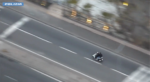 Catania, minori in scooter fuggono dall’ALT e investono poliziotto: il VIDEO